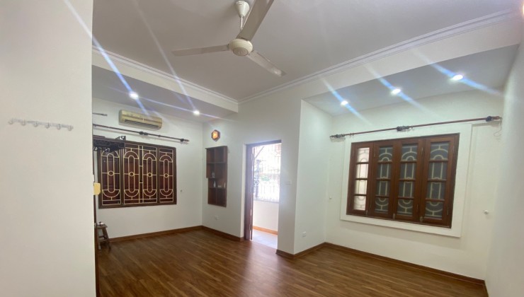 CHO THUÊ NHÀ NGUYÊN CĂN RIÊNG BIỆT CHÙA BỘC Diện tích 64m2 x 2 tầng, 3 ngủ, 16 triệu.